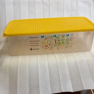 Tupperware FridgeSmart with Bright Yellow Lid 8-1/2 cups